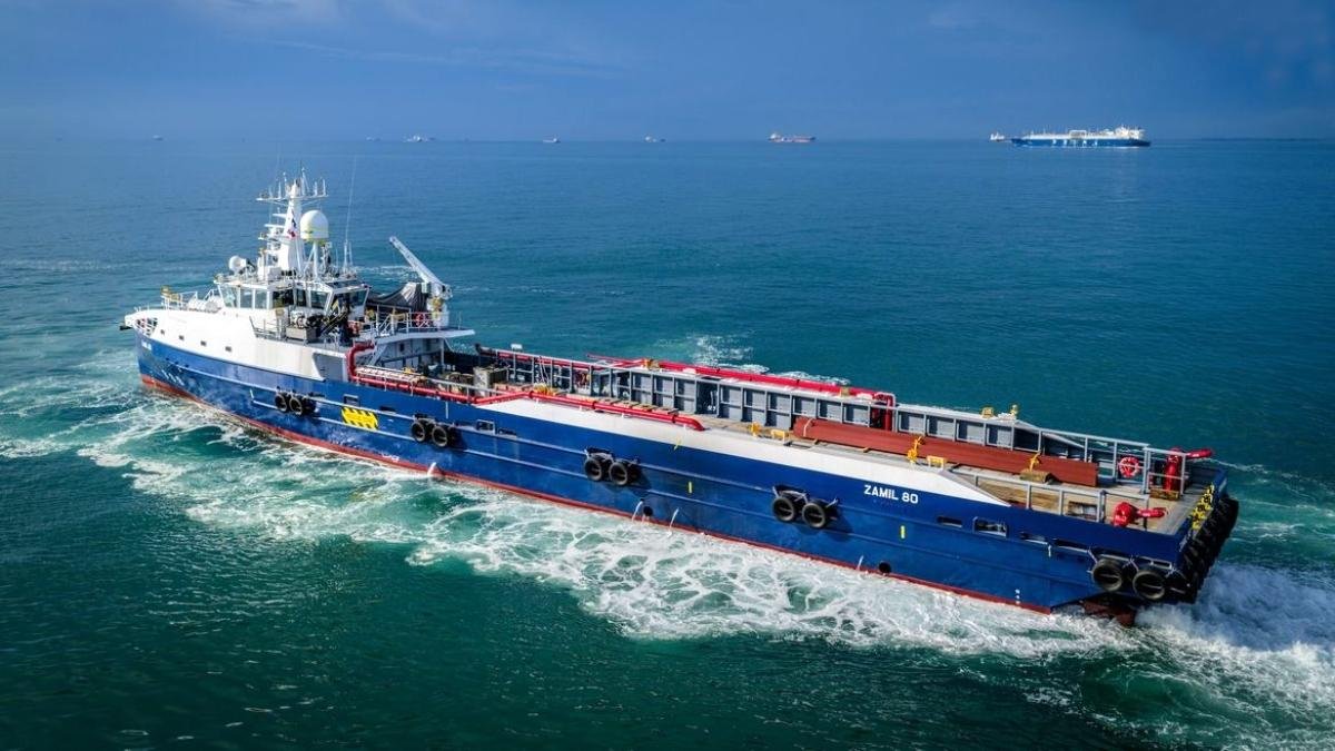 Zamil 80 offshore support vessel under way at sea
